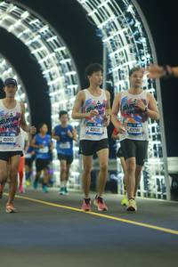 BIB: 41093, 40021, 43786
                            <button type="button" onclick="openModal(20502293)" class="btn btn-primary btn-sm float-right btn-popup" data-toggle="modal" data-target=".modal-high-quality">
                        <i class="fas fa-shopping-cart"></i> Add to Cart
                    </button>
                                            <button type="button" onclick="isThisMe(20502293, true)" class="btn btn-success btn-sm float-right btn-popup btn-isme hidden" data-toggle="tooltip" data-placement="bottom" title="นี่คือรูปของคุณใช่ไหม คลิกที่นี่เพื่อเอาเข้าอัลบั้ม">
                        <i class="fas fa-plus"></i> Add to album
                    </button>
                    <button type="button" onclick="isThisMe(20502293, false)" class="btn btn-warning btn-sm float-right btn-popup btn-isnotme hidden">
                        <i class="fas fa-ban"></i> Remove from album
                    </button>